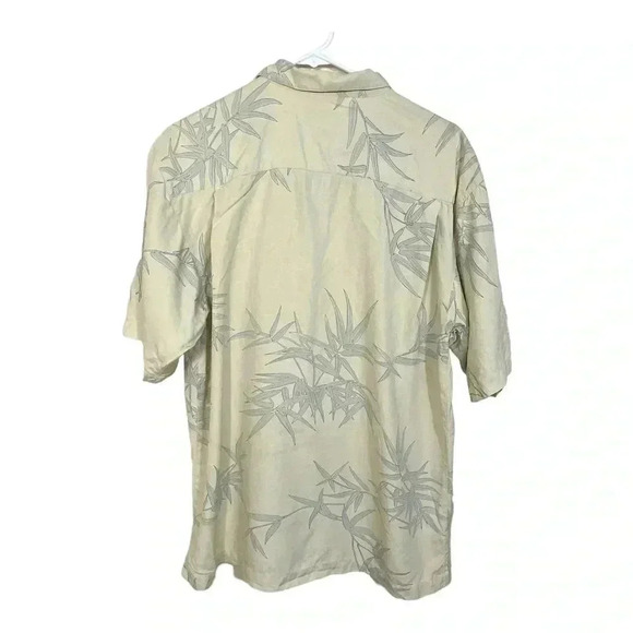Tommy Bahama silk Hawaiian shirt button down size medium - Picture 2 of 3